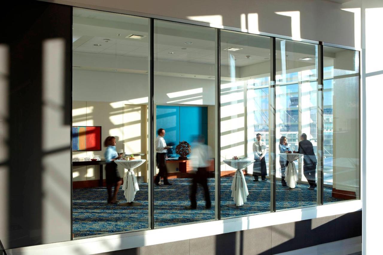 Marriott Montreal Airport In-Terminal Hotel Дорваль Екстер'єр фото