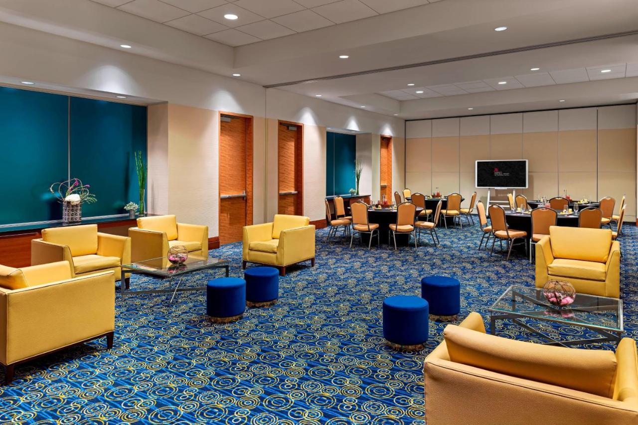 Marriott Montreal Airport In-Terminal Hotel Дорваль Екстер'єр фото