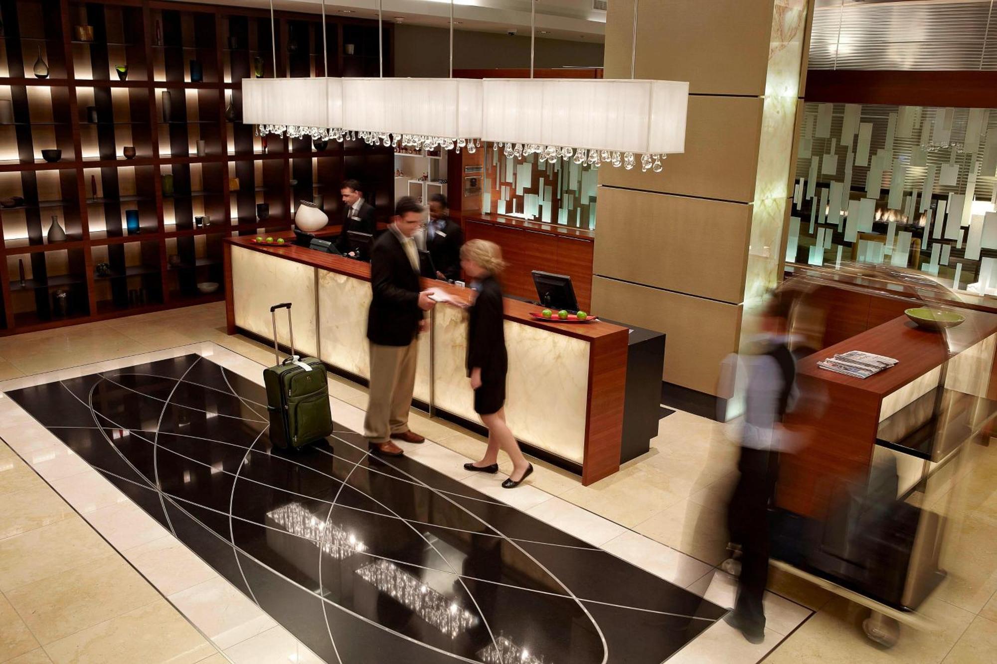 Marriott Montreal Airport In-Terminal Hotel Дорваль Екстер'єр фото