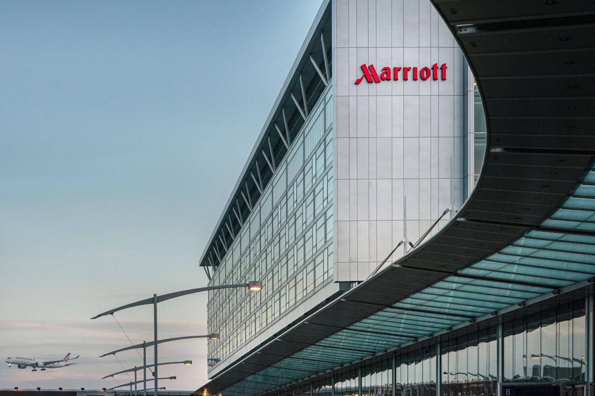 Marriott Montreal Airport In-Terminal Hotel Дорваль Екстер'єр фото