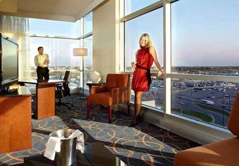 Marriott Montreal Airport In-Terminal Hotel Дорваль Номер фото