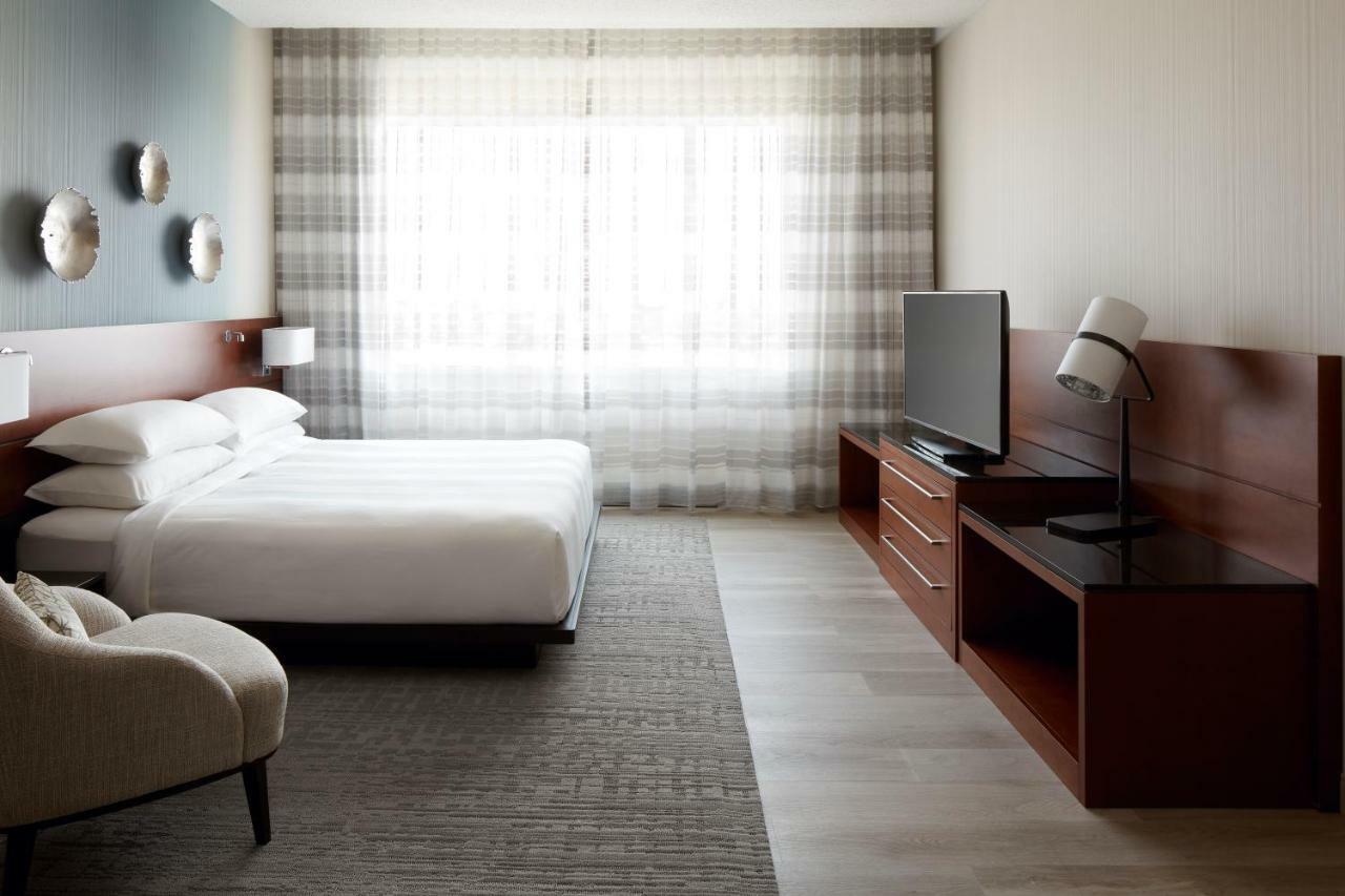 Marriott Montreal Airport In-Terminal Hotel Дорваль Екстер'єр фото